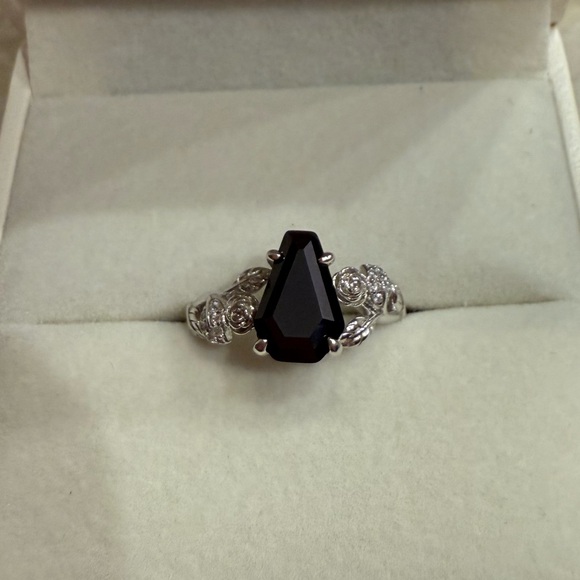 Maxine Jewelry - Maxine Silver and Black Stone Ring- size 6